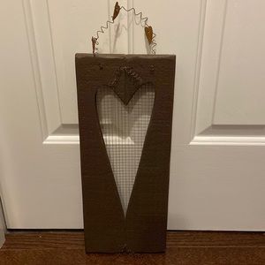 2/ 10$ decor 7x17 Chocolate Brown chicken wire heart ❤️wall hanging